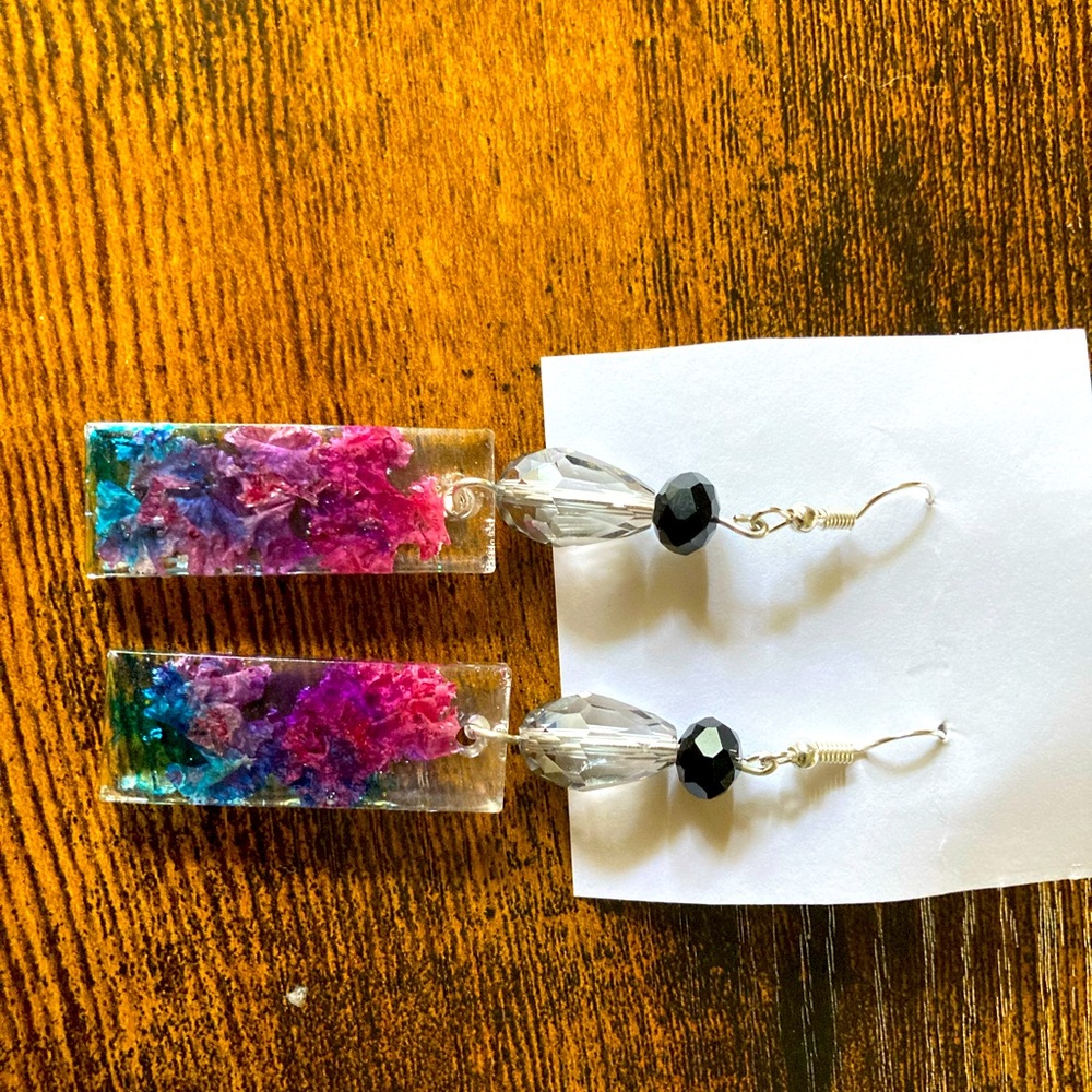 Floral dangle earrings